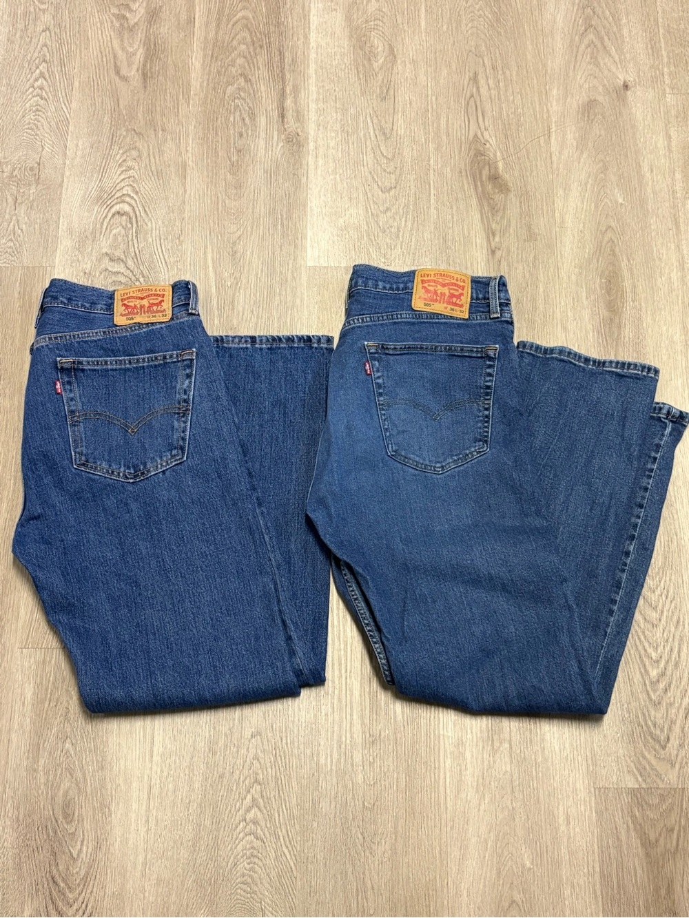 Levi's Men's Blue Relaxed Fit Jeans - Pair